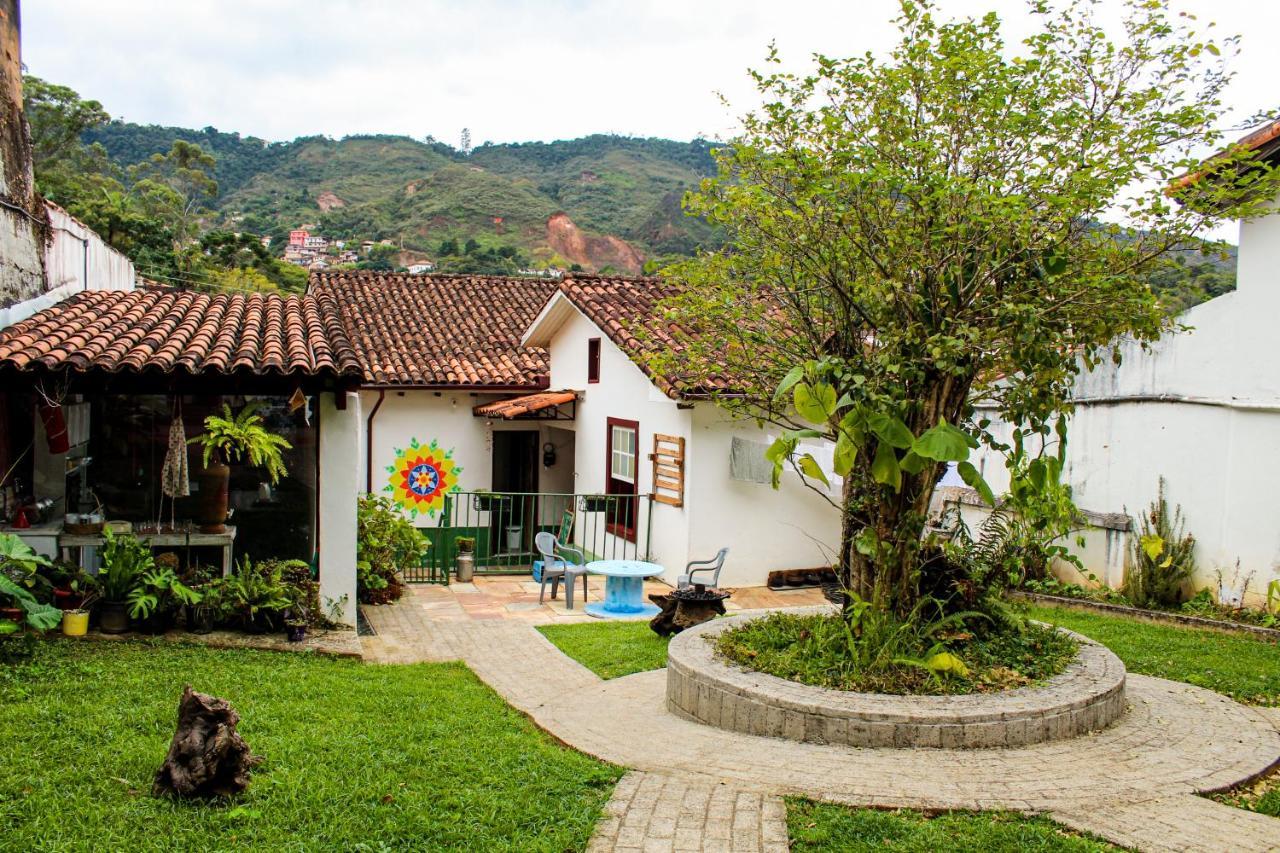 - Casa Pitanga - Acomodacao Lindissima Pertinho Da Igreja Do Rosario Ouro Preto  Exterior photo